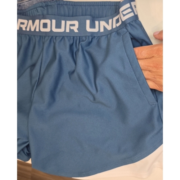 Women’s Under Armour Athletic Shorts Size Medium, Blue - Picture 6 of 8